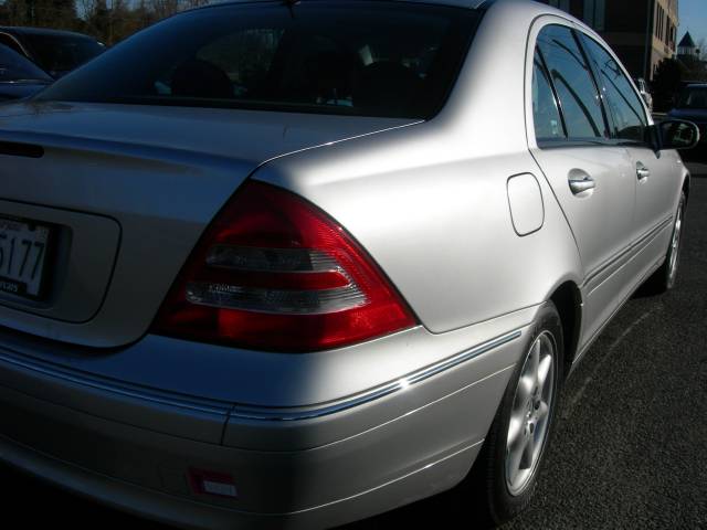 Mercedes-Benz C Class 2003 photo 3