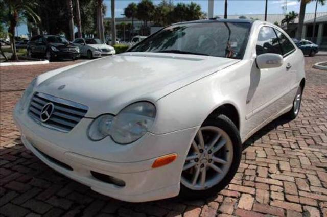 Mercedes-Benz C Class 2003 photo 4