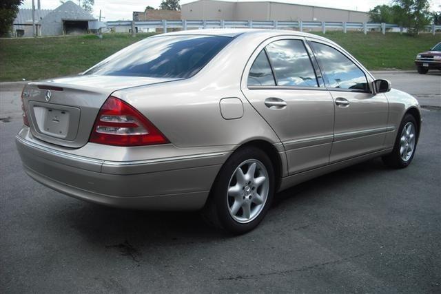 Mercedes-Benz C Class 2003 photo 3