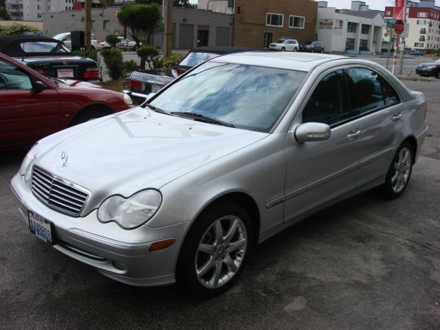 Mercedes-Benz C Class 4WD Crew Cab 130 LT W/1lt Sedan