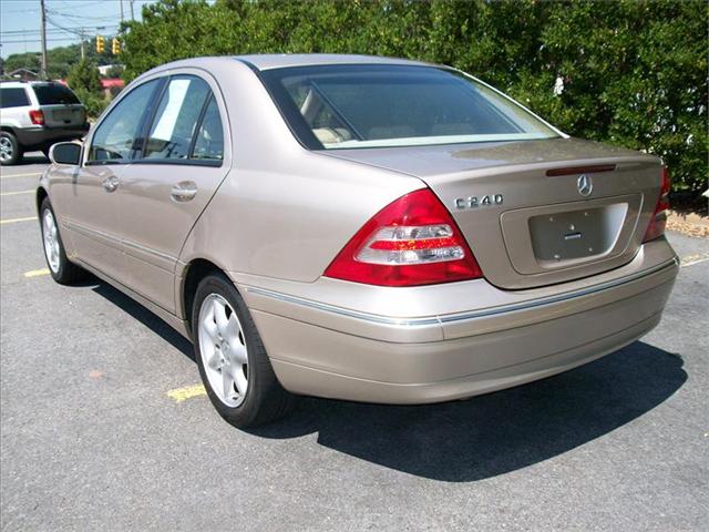 Mercedes-Benz C Class 2003 photo 2