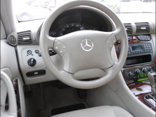 Mercedes-Benz C Class 2003 photo 1