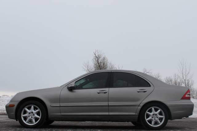 Mercedes-Benz C Class 2003 photo 2