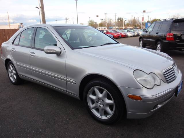 Mercedes-Benz C Class Series 4 Sedan