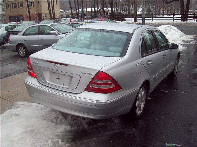 Mercedes-Benz C Class 2003 photo 4