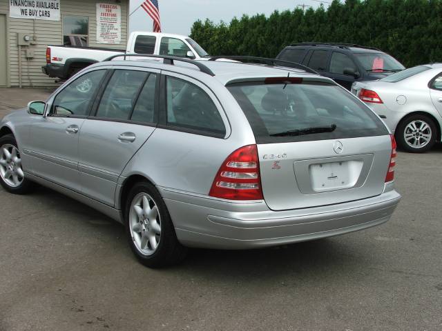 Mercedes-Benz C Class 2003 photo 2