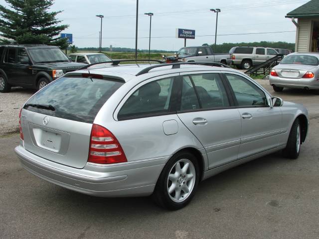 Mercedes-Benz C Class 2003 photo 3