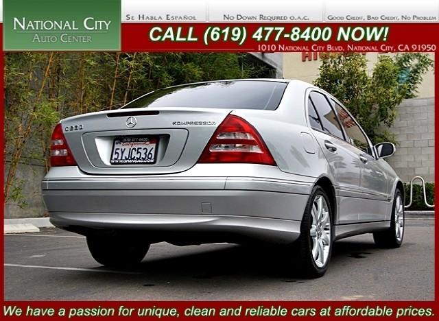 Mercedes-Benz C Class 2003 photo 2