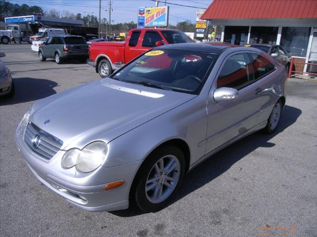 Mercedes-Benz C Class 2003 photo 1