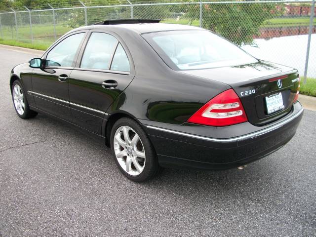 Mercedes-Benz C Class 2003 photo 4