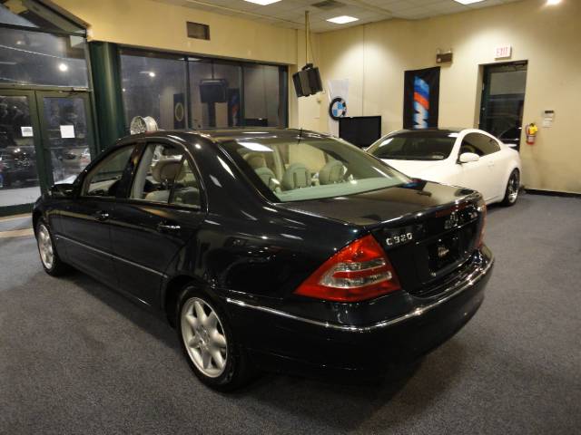 Mercedes-Benz C Class 2003 photo 2