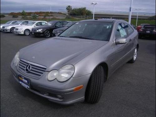 Mercedes-Benz C Class 2003 photo 2