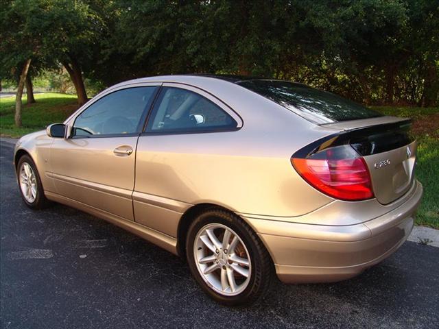 Mercedes-Benz C Class 2003 photo 4