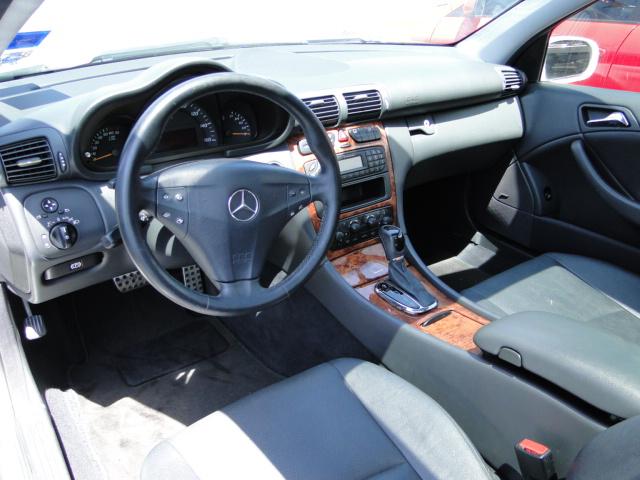 Mercedes-Benz C Class 2003 photo 3