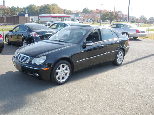 Mercedes-Benz C Class 3.2 TL - Extra Sharp Sedan