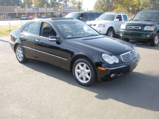 Mercedes-Benz C Class 2003 photo 2