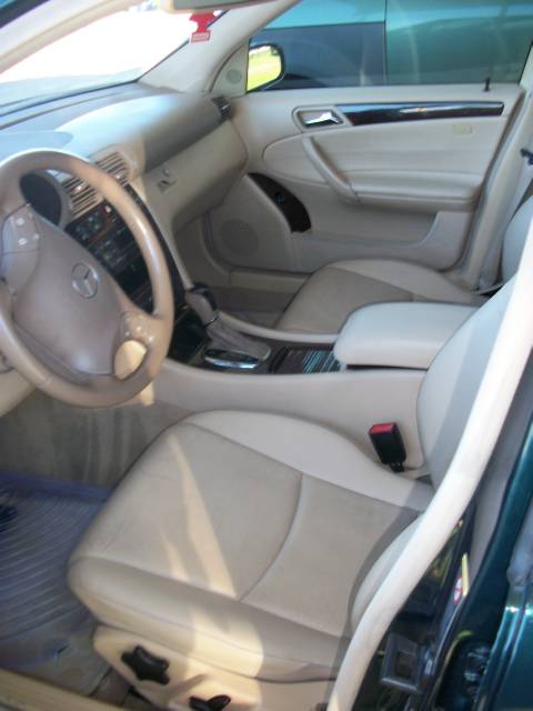 Mercedes-Benz C Class 2003 photo 2