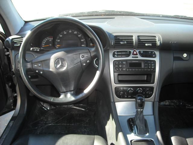 Mercedes-Benz C Class 2003 photo 3