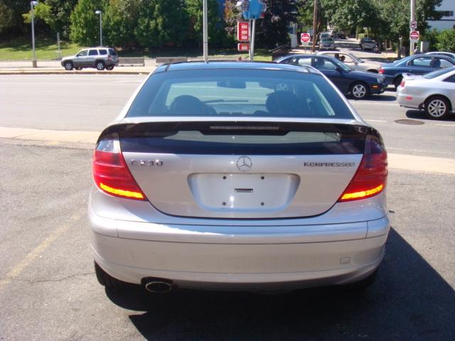 Mercedes-Benz C Class 2004 photo 3