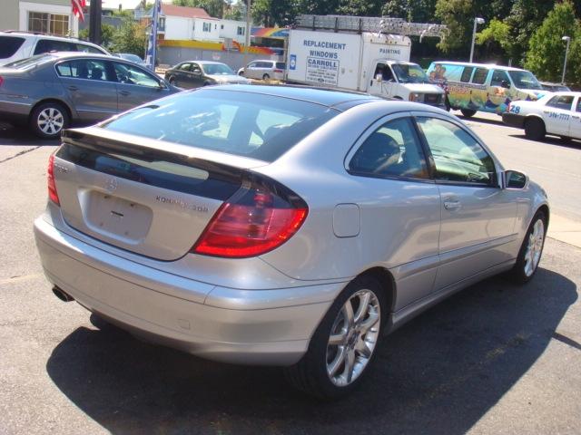 Mercedes-Benz C Class 2004 photo 5