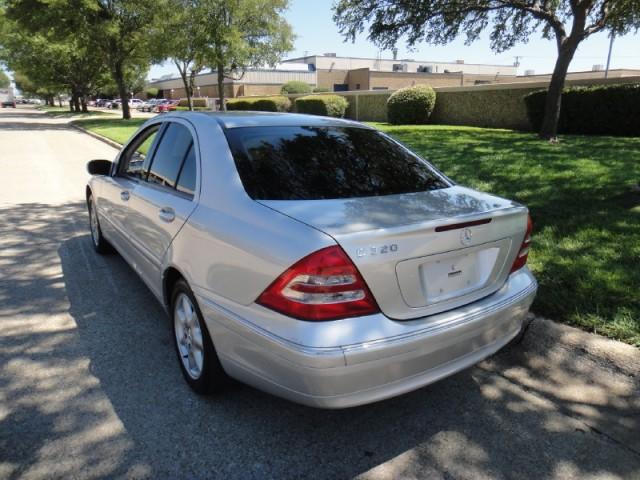 Mercedes-Benz C Class 2004 photo 4