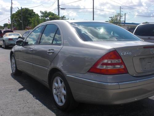 Mercedes-Benz C Class 2004 photo 2