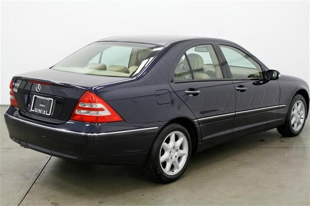 Mercedes-Benz C Class 2004 photo 4