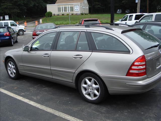 Mercedes-Benz C Class 2004 photo 2