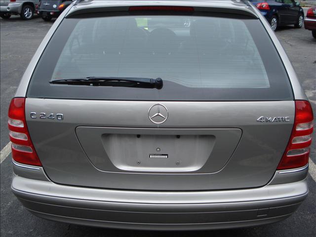 Mercedes-Benz C Class 2004 photo 3