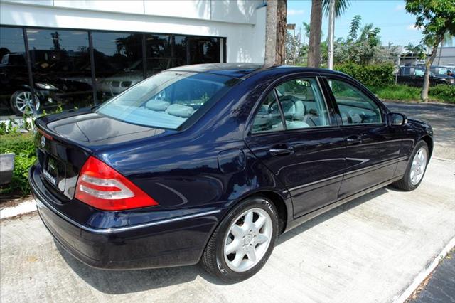 Mercedes-Benz C Class 2004 photo 1