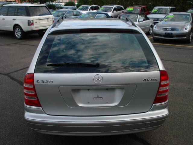 Mercedes-Benz C Class 2004 photo 4