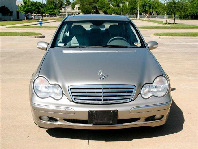 Mercedes-Benz C Class 2004 photo 2