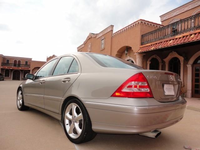 Mercedes-Benz C Class 2004 photo 2