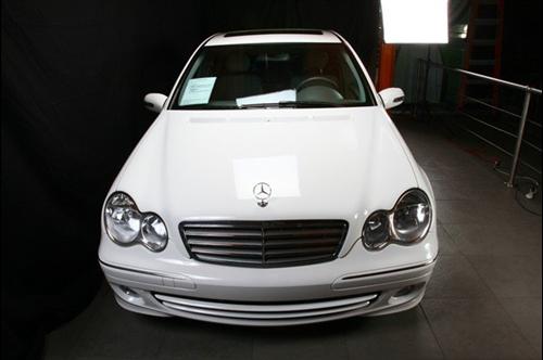 Mercedes-Benz C Class 2005 photo 2