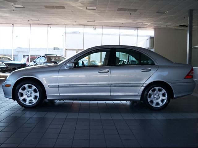 Mercedes-Benz C Class 2005 photo 2