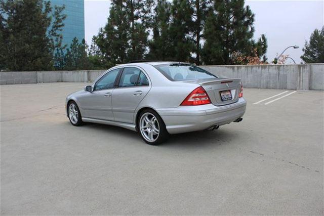 Mercedes-Benz C Class 2005 photo 2