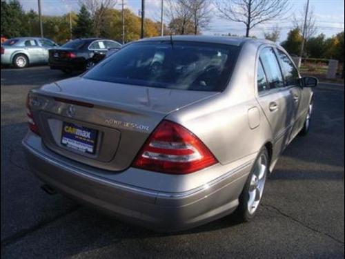 Mercedes-Benz C Class 2005 photo 3