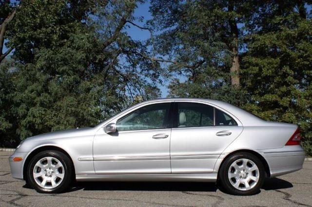 Mercedes-Benz C Class 2005 photo 1