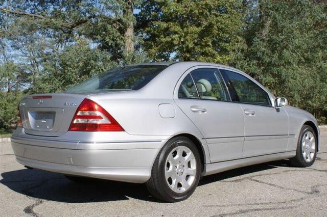 Mercedes-Benz C Class 2005 photo 4