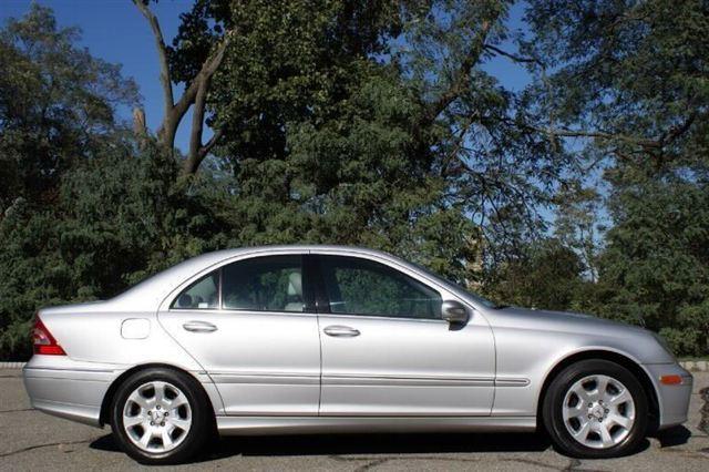 Mercedes-Benz C Class 2005 photo 5