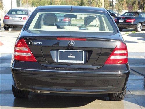 Mercedes-Benz C Class 2005 photo 1