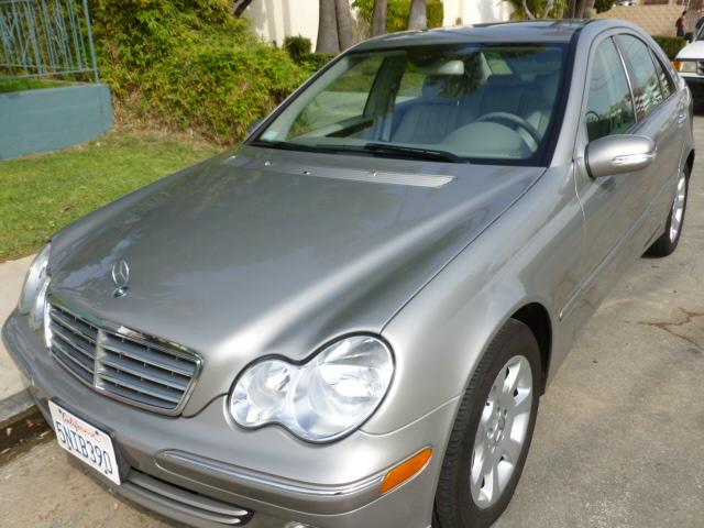 Mercedes-Benz C Class 2005 photo 2