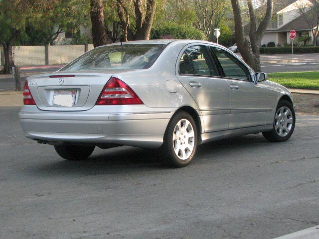 Mercedes-Benz C Class 2005 photo 3