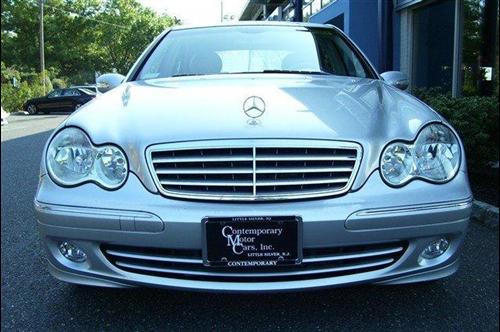 Mercedes-Benz C Class 2005 photo 2