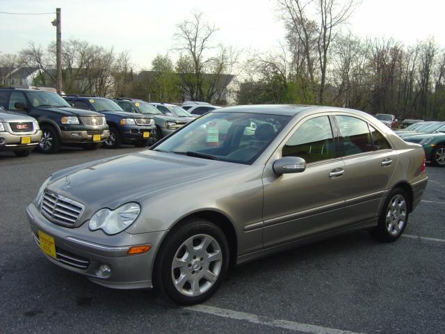 Mercedes-Benz C Class 2005 photo 2