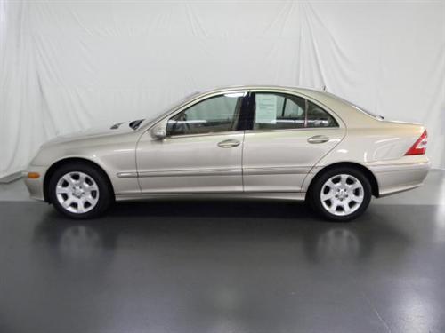 Mercedes-Benz C Class 2005 photo 2