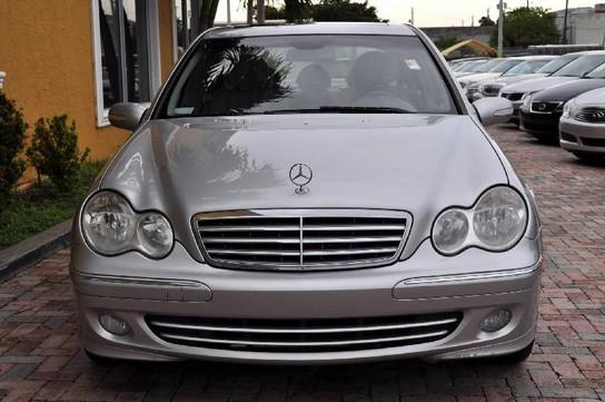 Mercedes-Benz C Class 3.2 TL - Extra Sharp Sedan