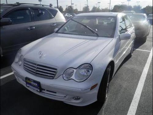 Mercedes-Benz C Class 2005 photo 2