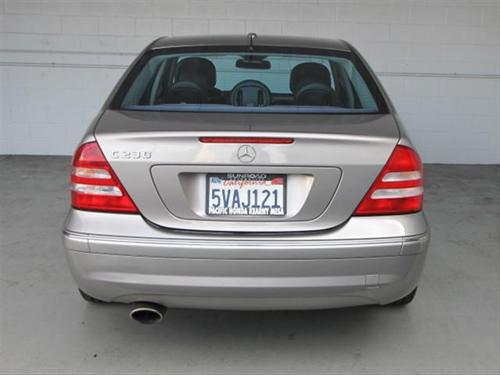 Mercedes-Benz C Class 2006 photo 4