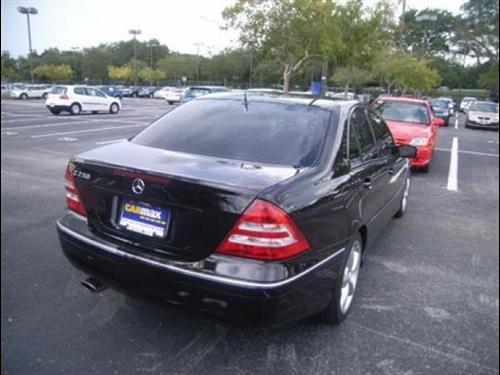 Mercedes-Benz C Class 2006 photo 3